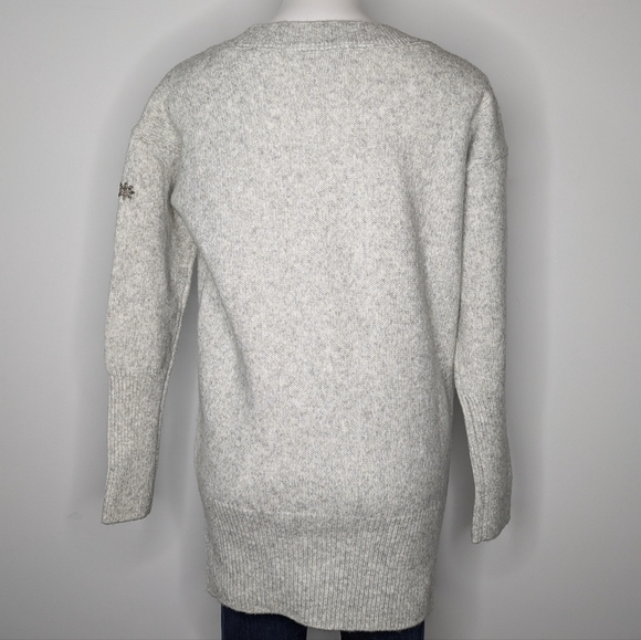 WHBM grey winter star snowflake beaded v neck sweater M - Picture 5 of 8